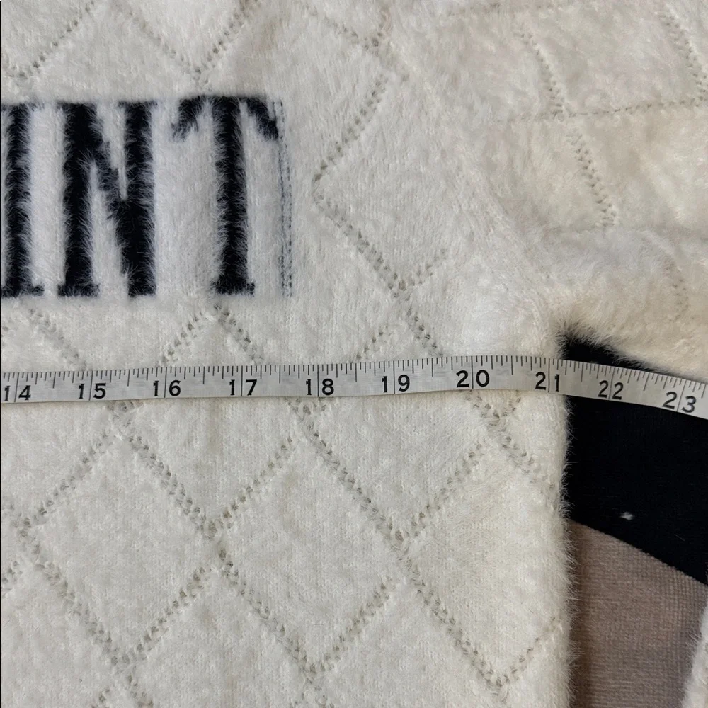 Left Point White Crewneck Sweater Runs Small ( Fits Medium ) - Picture 6 of 11